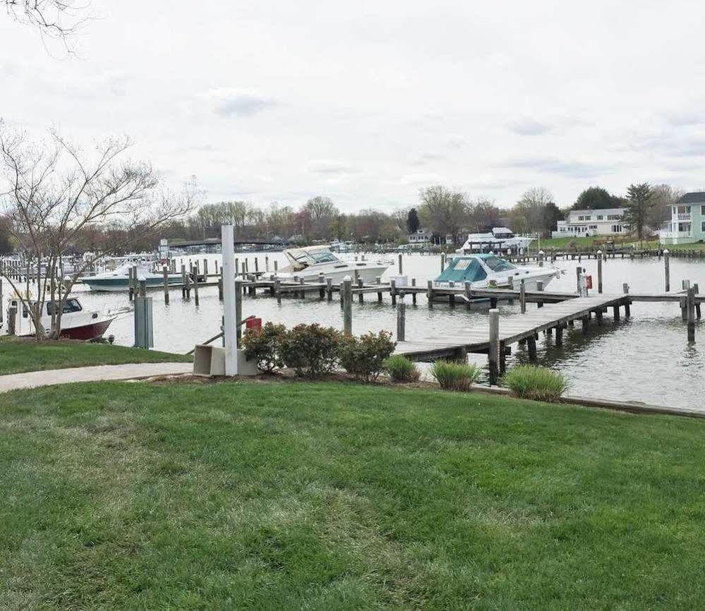 Anchored Inn At Hidden Harbor Deale 외부 사진